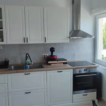 Ive Apartman
